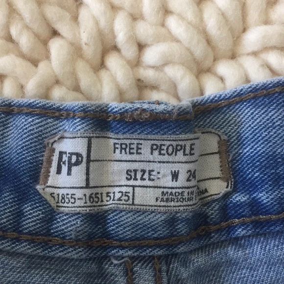 FREE PEOPLE LIGHT WASH DISTRESSED DENIM SHORTS - Picture 2 of 5